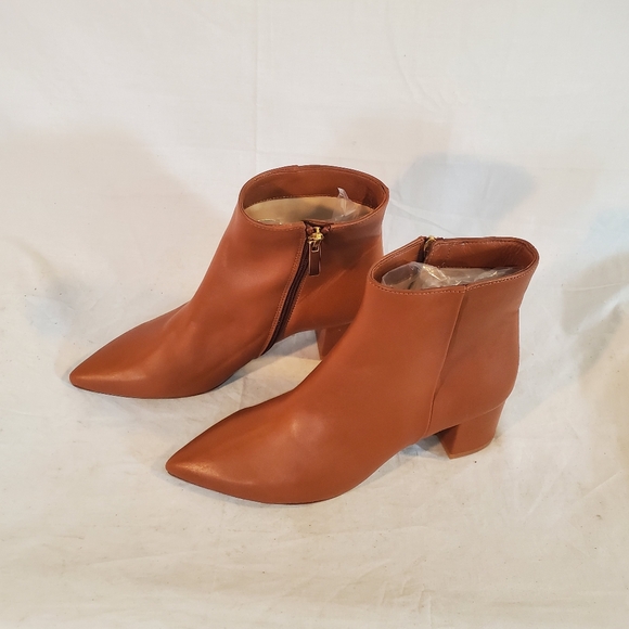 L'AGENCE Women's 38.5 Jeanne II Pointed Toe Bootie in Luggage Brown New - Picture 3 of 6